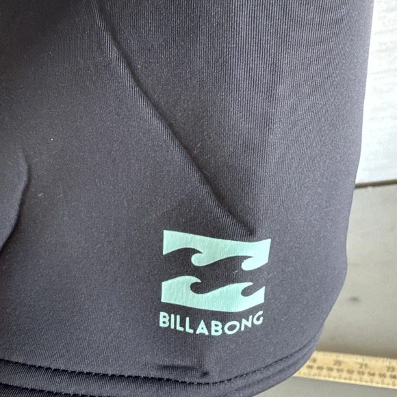 Billabong Synergy 2mm back zip spring shorty wetsuit in the Geo Diamond pattern - Picture 12 of 16